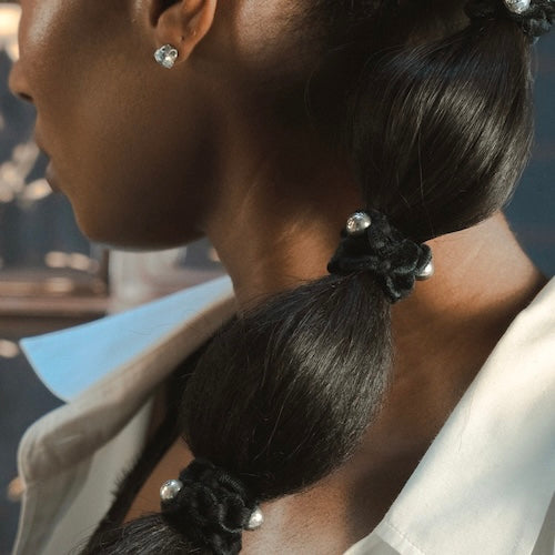Annulette  ·  Black Velvet and Smooth Beads - RayahHair